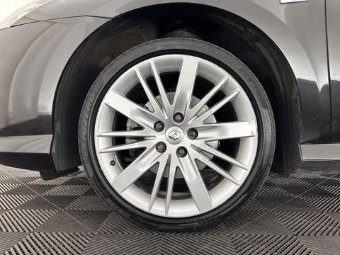 Renault Laguna 2.0 dCi S/S Bose *PANO | 1/2LEATHER | XENON | KEYLESS | NAVI-FULLMAP | COMFORT-SEATS | ECC | PDC | CRUISE | 18''ALU | TOWBAR*
