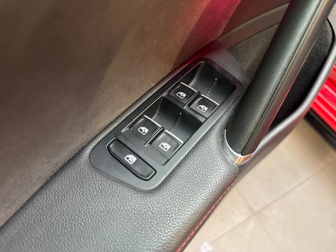 Volkswagen Golf 2.0 TSI GTI TCR Pano|Dynaudio|Keyless|Sfeer