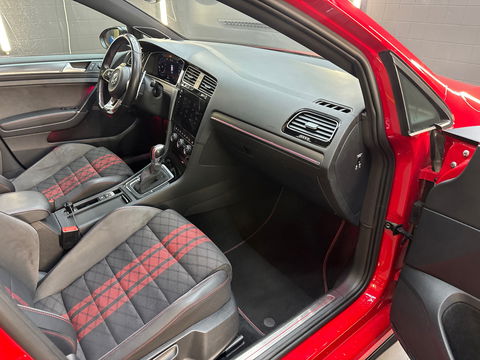 Volkswagen Golf 2.0 TSI GTI TCR Pano|Dynaudio|Keyless|Sfeer