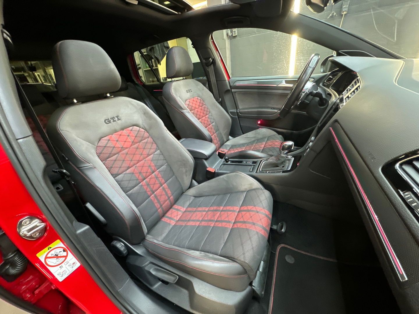 Volkswagen Golf 2.0 TSI GTI TCR Pano|Dynaudio|Keyless|Sfeer