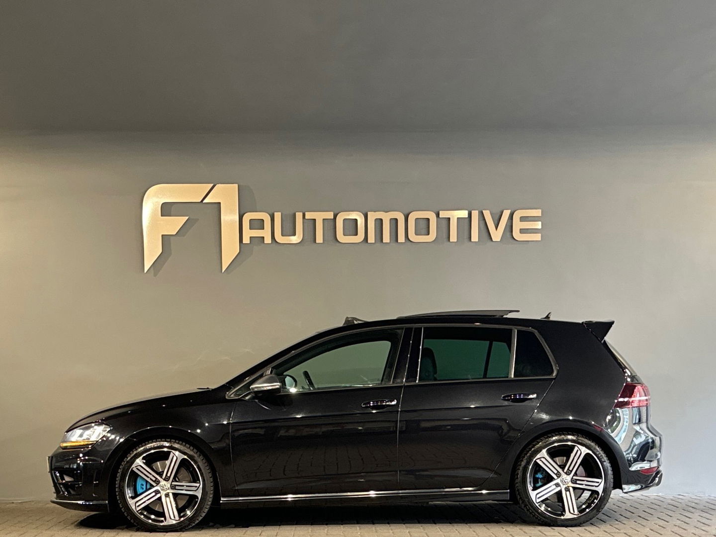 Volkswagen Golf 2.0 TSI R 4Motion Pano|Leer|Discover Pro|DCC