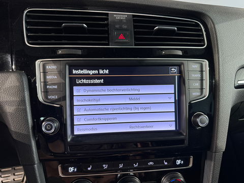 Volkswagen Golf 2.0 TSI R 4Motion Pano|Leer|Discover Pro|DCC