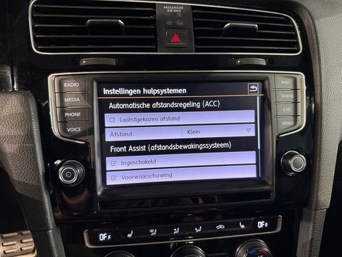 Volkswagen Golf 2.0 TSI R 4Motion Pano|Leer|Discover Pro|DCC