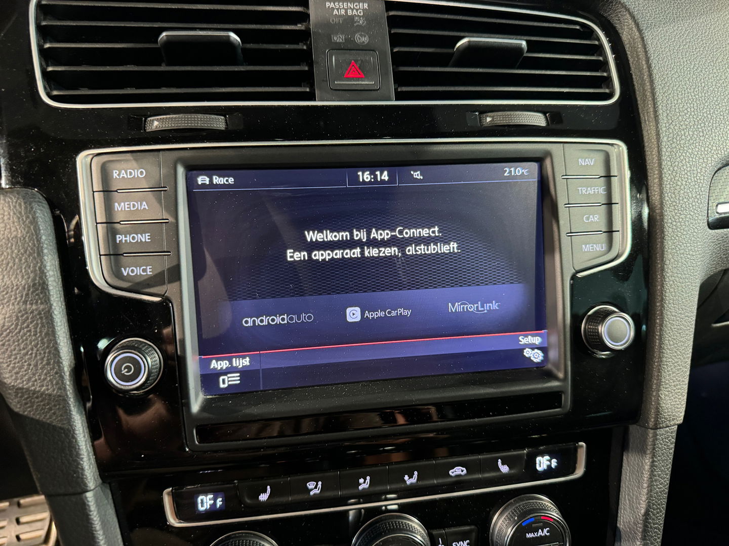 Volkswagen Golf 2.0 TSI R 4Motion Pano|Leer|Discover Pro|DCC