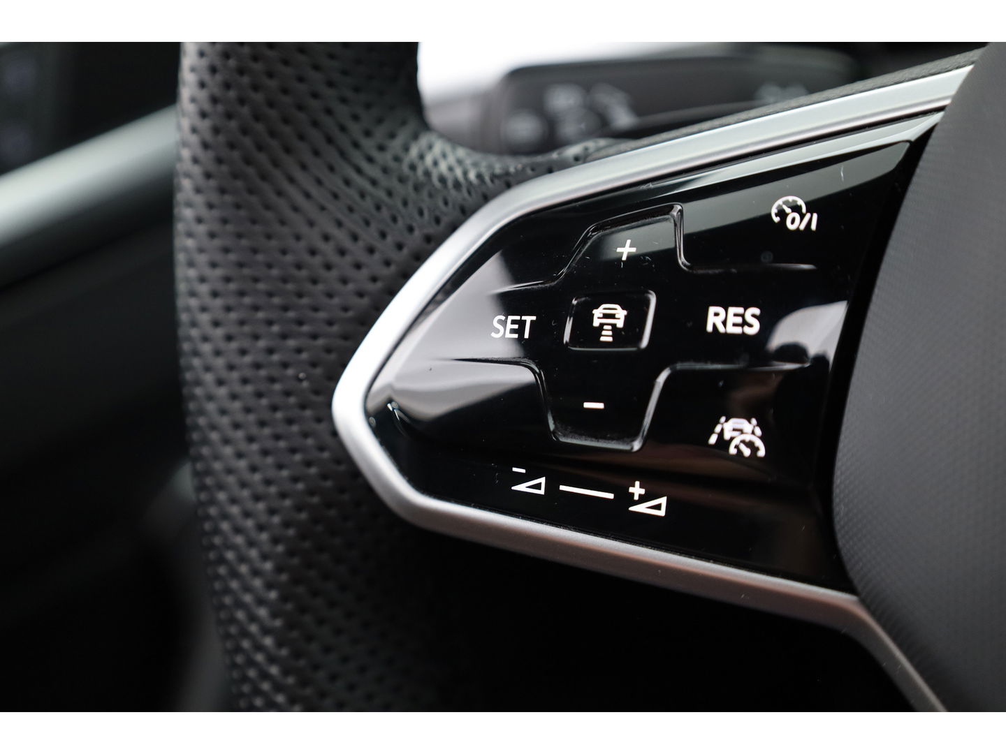 Volkswagen Arteon Shooting Brake 1.4 TSI eHybrid R-Line | Pano | HUD | Kuipstoelen | Massage | 360cam | Adapt. Cruise | Matrix LED
