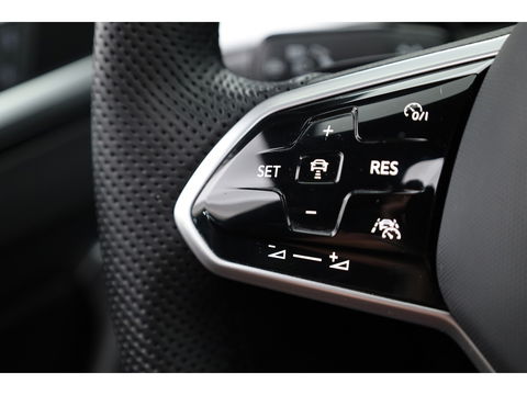 Volkswagen Arteon Shooting Brake 1.4 TSI eHybrid R-Line | Pano | HUD | Kuipstoelen | Massage | 360cam | Adapt. Cruise | Matrix LED