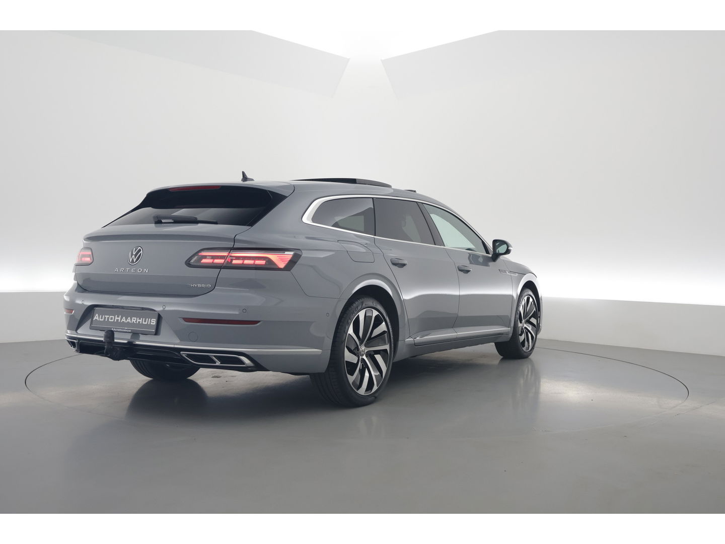 Volkswagen Arteon Shooting Brake 1.4 TSI eHybrid R-Line | Pano | HUD | Kuipstoelen | Massage | 360cam | Adapt. Cruise | Matrix LED