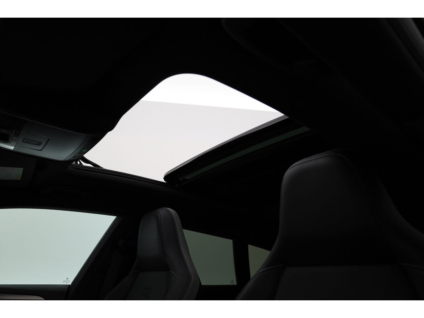 Volkswagen Arteon Shooting Brake 1.4 TSI eHybrid R-Line | Pano | HUD | Kuipstoelen | Massage | 360cam | Adapt. Cruise | Matrix LED