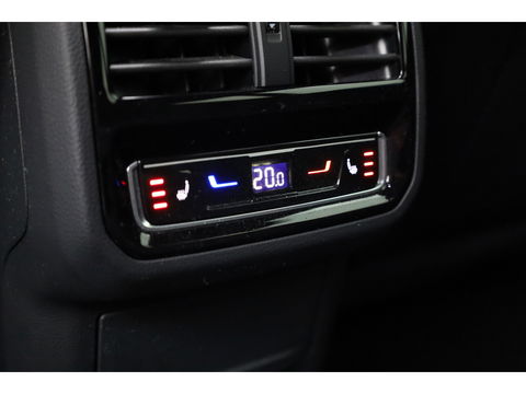 Volkswagen Arteon Shooting Brake 1.4 TSI eHybrid R-Line | Pano | HUD | Kuipstoelen | Massage | 360cam | Adapt. Cruise | Matrix LED
