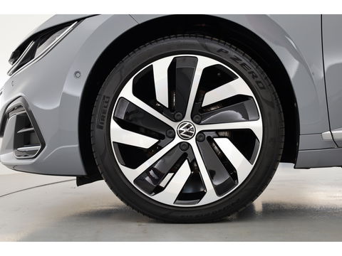 Volkswagen Arteon Shooting Brake 1.4 TSI eHybrid R-Line | Pano | HUD | Kuipstoelen | Massage | 360cam | Adapt. Cruise | Matrix LED