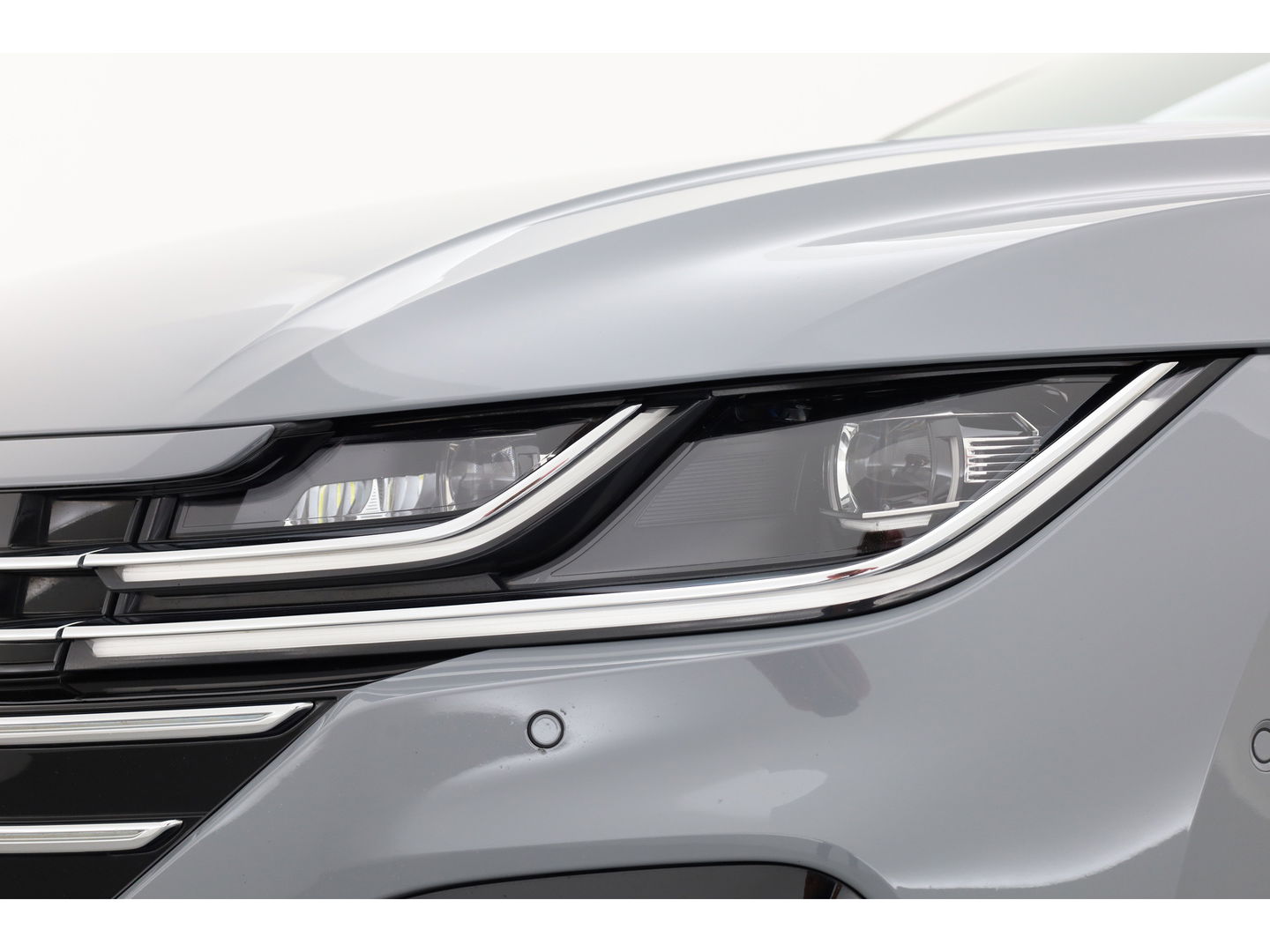 Volkswagen Arteon Shooting Brake 1.4 TSI eHybrid R-Line | Pano | HUD | Kuipstoelen | Massage | 360cam | Adapt. Cruise | Matrix LED
