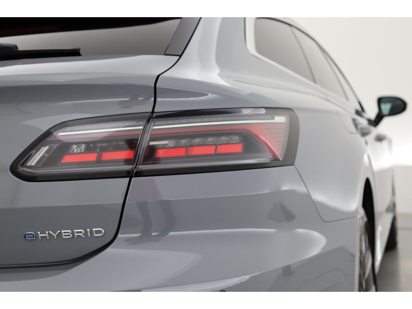 Volkswagen Arteon Shooting Brake 1.4 TSI eHybrid R-Line | Pano | HUD | Kuipstoelen | Massage | 360cam | Adapt. Cruise | Matrix LED