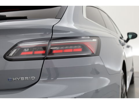 Volkswagen Arteon Shooting Brake 1.4 TSI eHybrid R-Line | Pano | HUD | Kuipstoelen | Massage | 360cam | Adapt. Cruise | Matrix LED