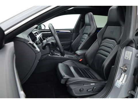 Volkswagen Arteon Shooting Brake 1.4 TSI eHybrid R-Line | Pano | HUD | Kuipstoelen | Massage | 360cam | Adapt. Cruise | Matrix LED