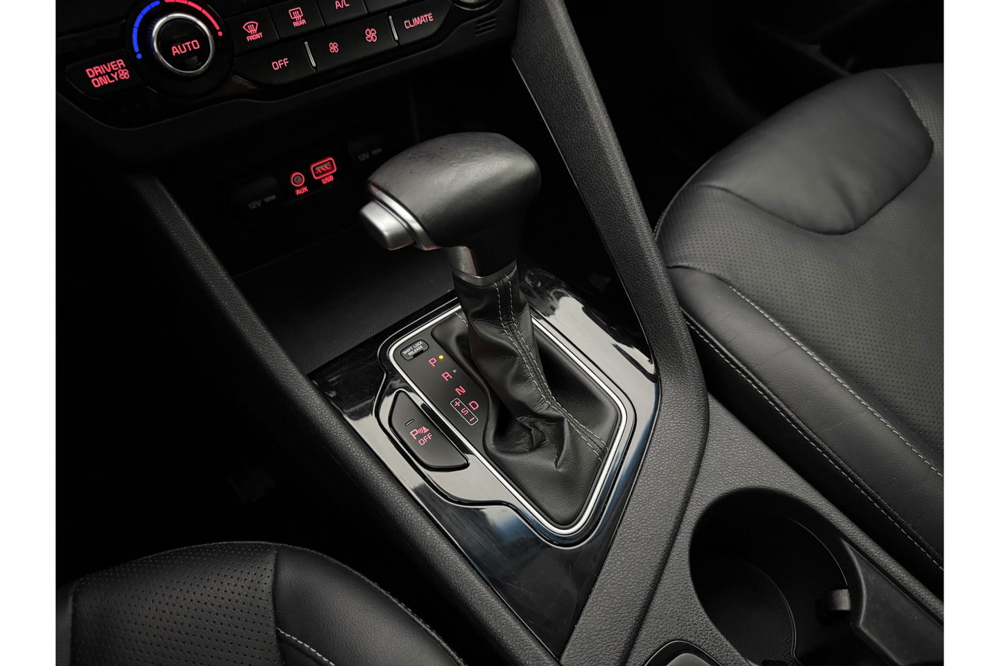Kia Niro 1.6 GDi Hybrid BusinessLine LED Trekhaak Camera Carplay Clima Cruise Navi PDC Stoel/Stuurverwarming