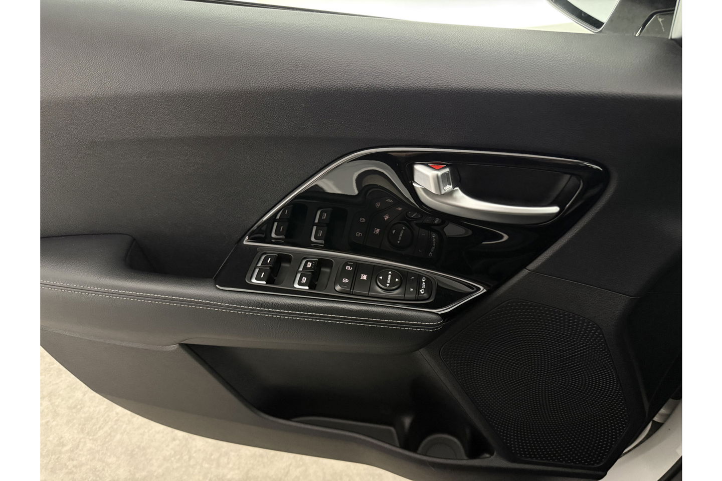 Kia Niro 1.6 GDi Hybrid BusinessLine LED Trekhaak Camera Carplay Clima Cruise Navi PDC Stoel/Stuurverwarming