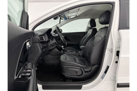 Kia Niro 1.6 GDi Hybrid BusinessLine LED Trekhaak Camera Carplay Clima Cruise Navi PDC Stoel/Stuurverwarming