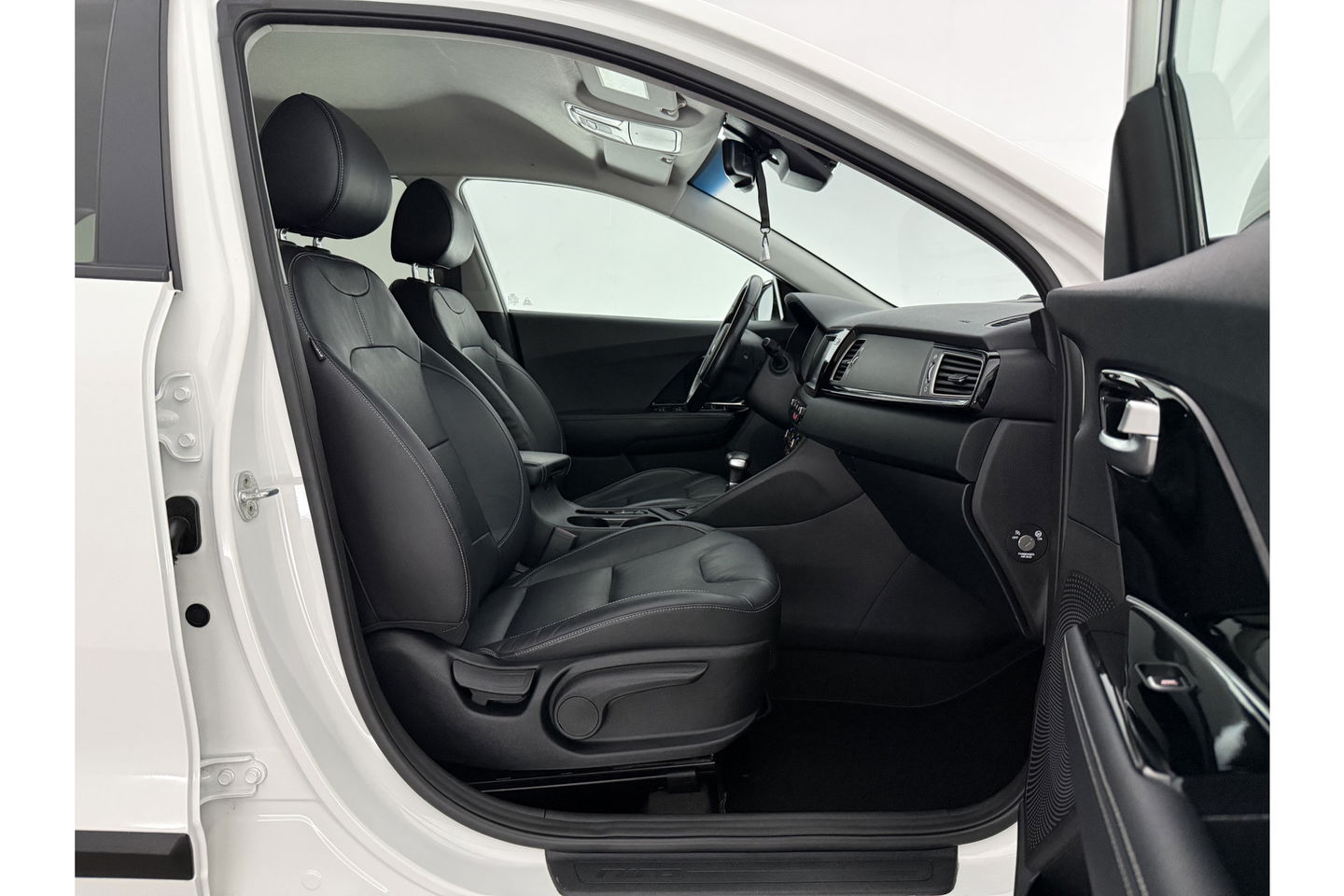 Kia Niro 1.6 GDi Hybrid BusinessLine LED Trekhaak Camera Carplay Clima Cruise Navi PDC Stoel/Stuurverwarming