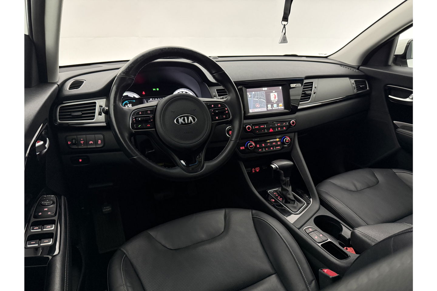 Kia Niro 1.6 GDi Hybrid BusinessLine LED Trekhaak Camera Carplay Clima Cruise Navi PDC Stoel/Stuurverwarming