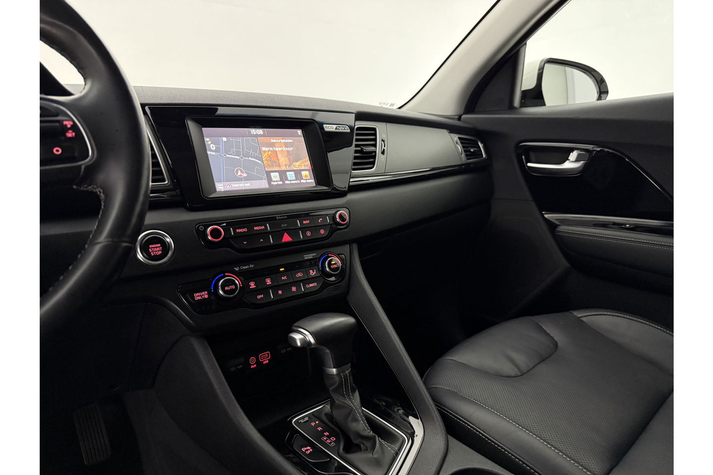 Kia Niro 1.6 GDi Hybrid BusinessLine LED Trekhaak Camera Carplay Clima Cruise Navi PDC Stoel/Stuurverwarming