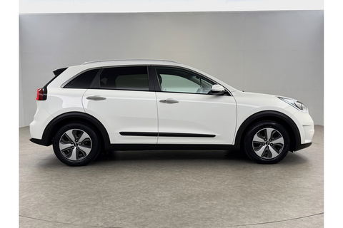 Kia Niro 1.6 GDi Hybrid BusinessLine LED Trekhaak Camera Carplay Clima Cruise Navi PDC Stoel/Stuurverwarming