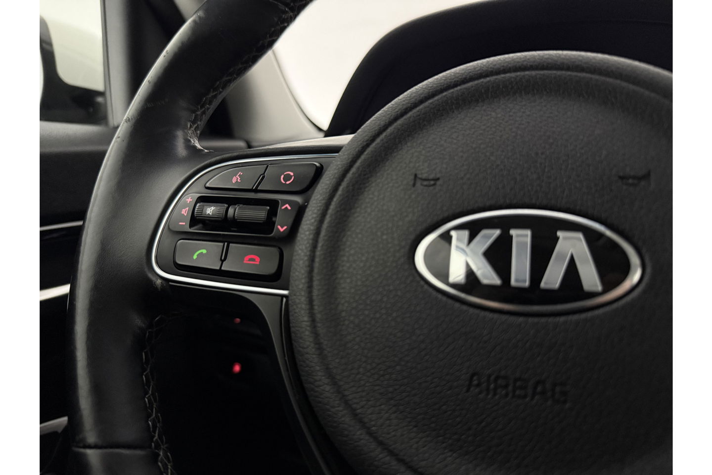 Kia Niro 1.6 GDi Hybrid BusinessLine LED Trekhaak Camera Carplay Clima Cruise Navi PDC Stoel/Stuurverwarming