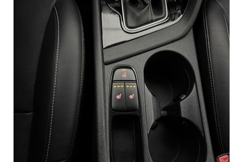Kia Niro 1.6 GDi Hybrid BusinessLine LED Trekhaak Camera Carplay Clima Cruise Navi PDC Stoel/Stuurverwarming