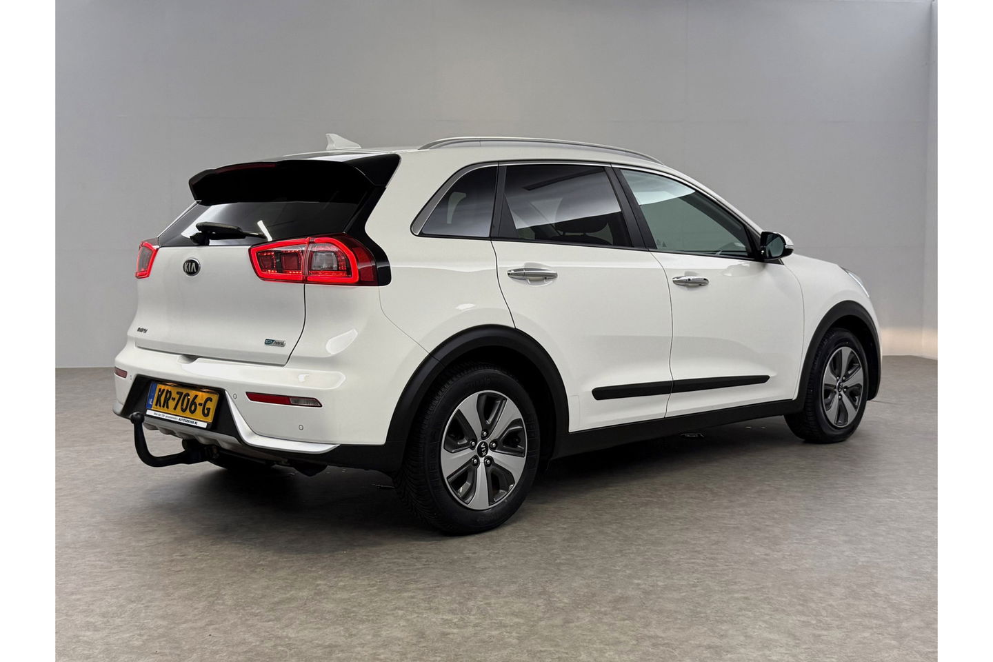 Kia Niro 1.6 GDi Hybrid BusinessLine LED Trekhaak Camera Carplay Clima Cruise Navi PDC Stoel/Stuurverwarming