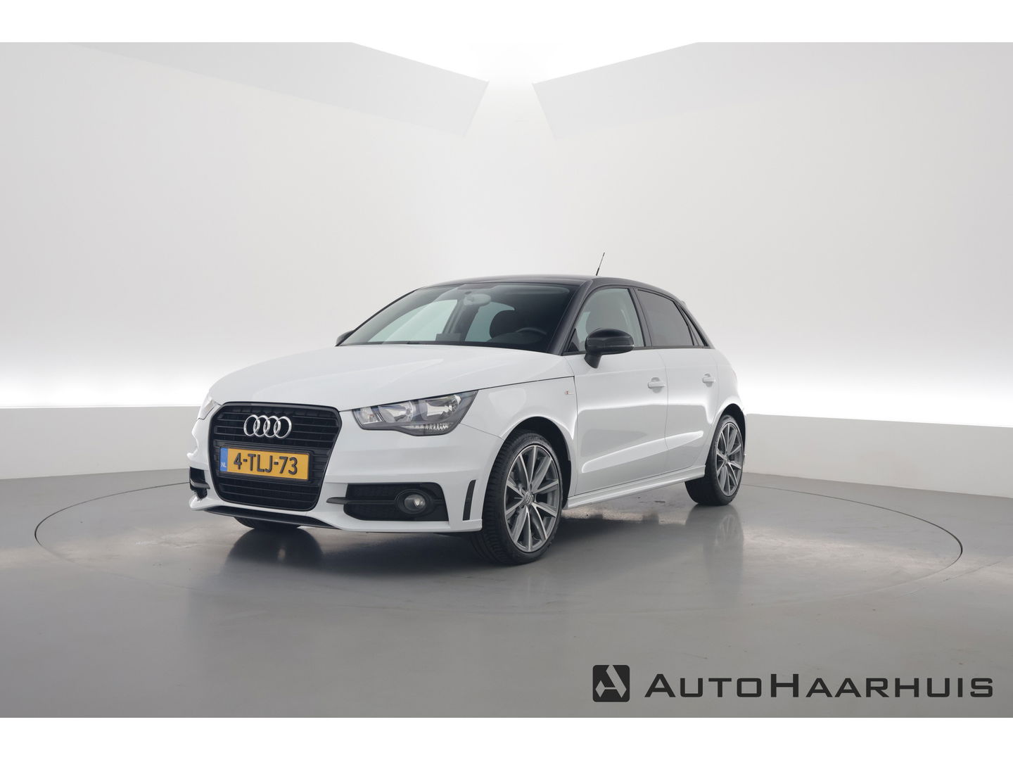 Audi A1 Sportback 1.2 TFSI S-Line | Navi | Cruise | Airco | 17" | Trekhaak | Bluetooth