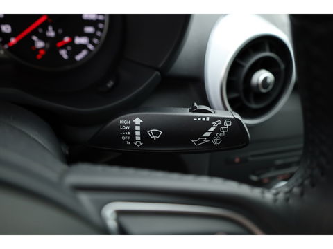 Audi A1 Sportback 1.2 TFSI S-Line | Navi | Cruise | Airco | 17" | Trekhaak | Bluetooth