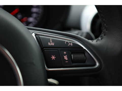 Audi A1 Sportback 1.2 TFSI S-Line | Navi | Cruise | Airco | 17" | Trekhaak | Bluetooth