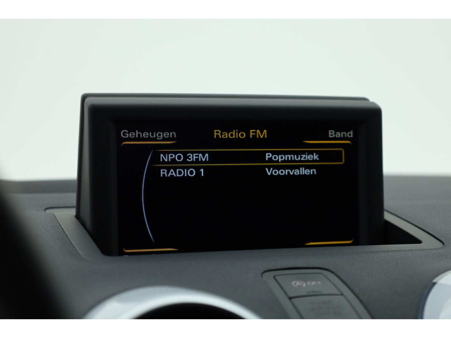 Audi A1 Sportback 1.2 TFSI S-Line | Navi | Cruise | Airco | 17" | Trekhaak | Bluetooth