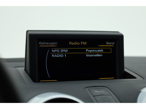 Audi A1 Sportback 1.2 TFSI S-Line | Navi | Cruise | Airco | 17" | Trekhaak | Bluetooth