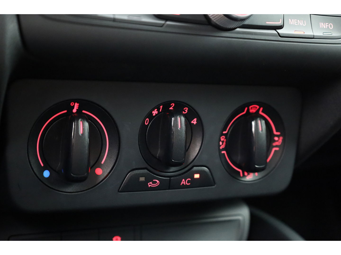 Audi A1 Sportback 1.2 TFSI S-Line | Navi | Cruise | Airco | 17" | Trekhaak | Bluetooth
