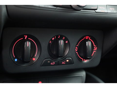 Audi A1 Sportback 1.2 TFSI S-Line | Navi | Cruise | Airco | 17" | Trekhaak | Bluetooth