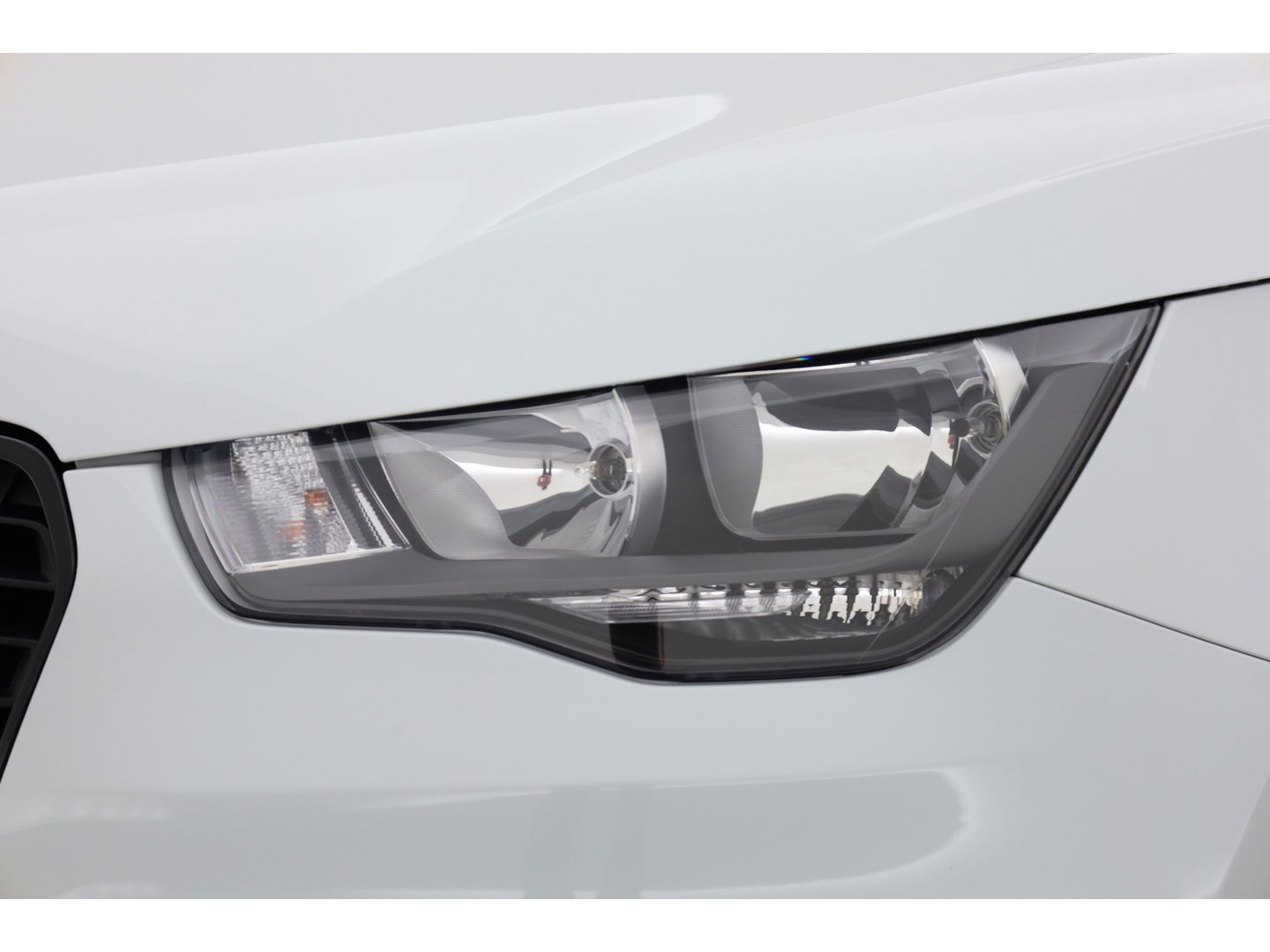 Audi A1 Sportback 1.2 TFSI S-Line | Navi | Cruise | Airco | 17" | Trekhaak | Bluetooth