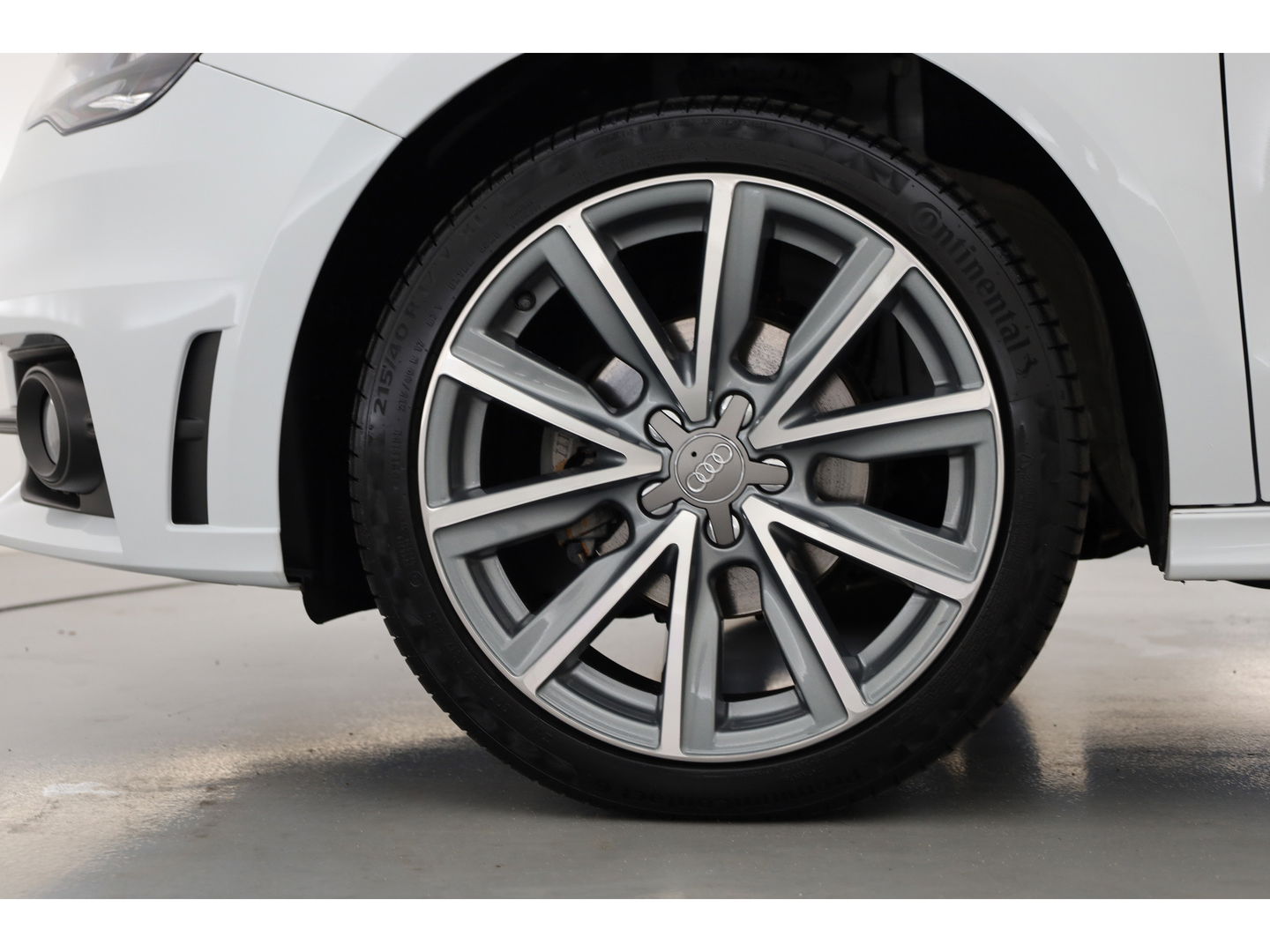 Audi A1 Sportback 1.2 TFSI S-Line | Navi | Cruise | Airco | 17" | Trekhaak | Bluetooth