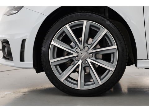 Audi A1 Sportback 1.2 TFSI S-Line | Navi | Cruise | Airco | 17" | Trekhaak | Bluetooth
