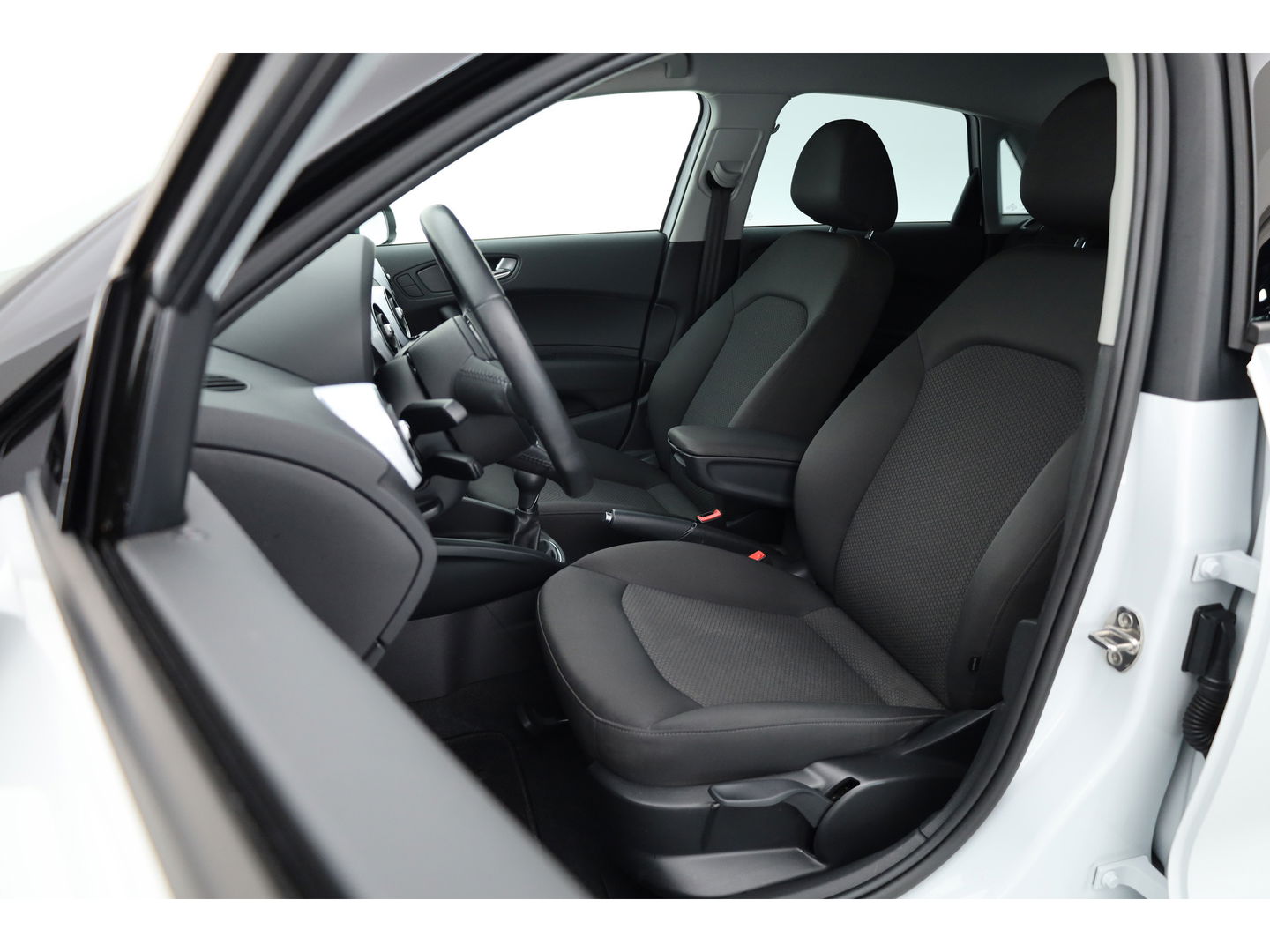 Audi A1 Sportback 1.2 TFSI S-Line | Navi | Cruise | Airco | 17" | Trekhaak | Bluetooth
