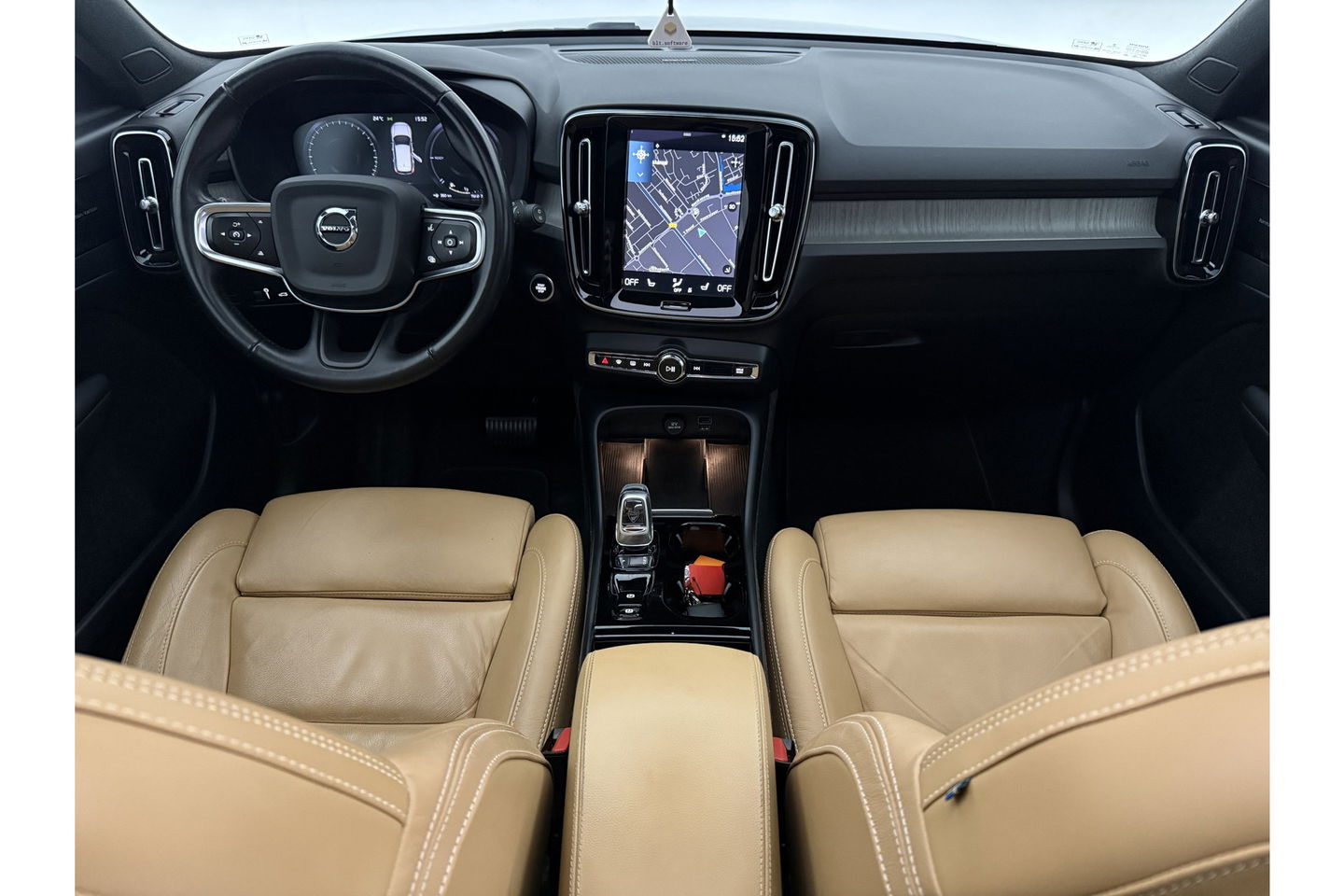 Volvo XC40 1.5 T5 Recharge Inscription 262PK Pano Harman/Kardon Trekhaak LED Carplay Virtual Camera Cruise Navi PDC 19''LMV Stoel/Stuurverwarming