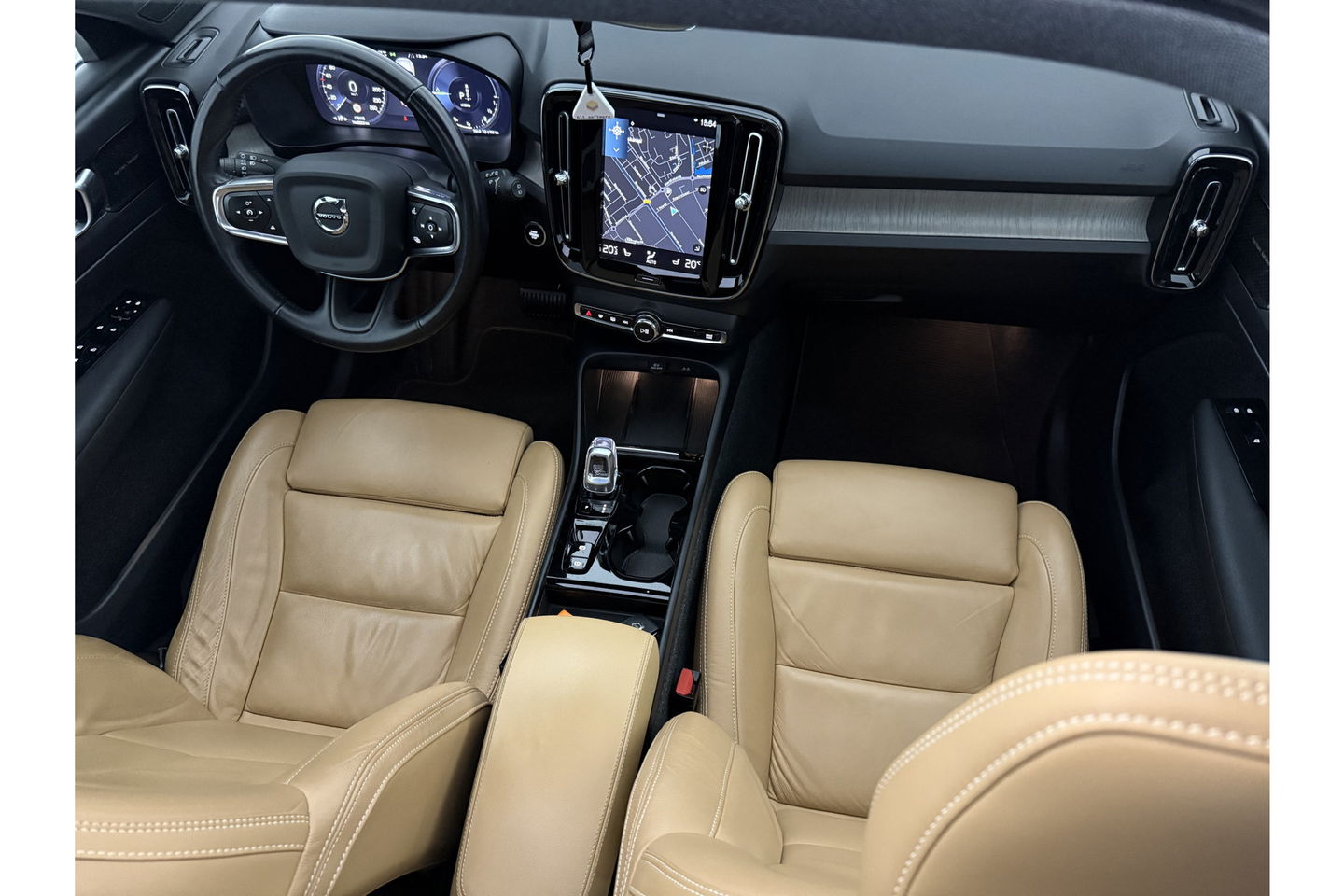 Volvo XC40 1.5 T5 Recharge Inscription 262PK Pano Harman/Kardon Trekhaak LED Carplay Virtual Camera Cruise Navi PDC 19''LMV Stoel/Stuurverwarming