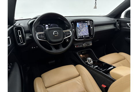 Volvo XC40 1.5 T5 Recharge Inscription 262PK Pano Harman/Kardon Trekhaak LED Carplay Virtual Camera Cruise Navi PDC 19''LMV Stoel/Stuurverwarming