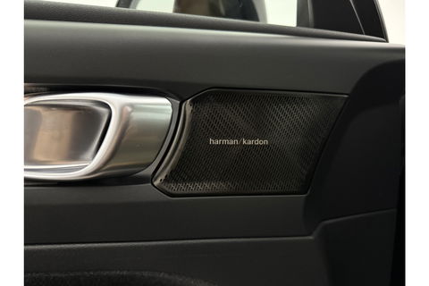Volvo XC40 1.5 T5 Recharge Inscription 262PK Pano Harman/Kardon Trekhaak LED Carplay Virtual Camera Cruise Navi PDC 19''LMV Stoel/Stuurverwarming