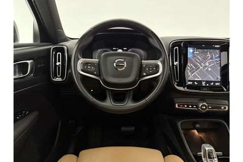 Volvo XC40 1.5 T5 Recharge Inscription 262PK Pano Harman/Kardon Trekhaak LED Carplay Virtual Camera Cruise Navi PDC 19''LMV Stoel/Stuurverwarming