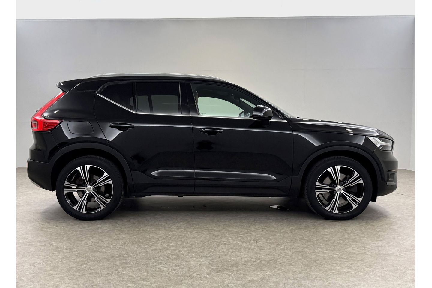 Volvo XC40 1.5 T5 Recharge Inscription 262PK Pano Harman/Kardon Trekhaak LED Carplay Virtual Camera Cruise Navi PDC 19''LMV Stoel/Stuurverwarming