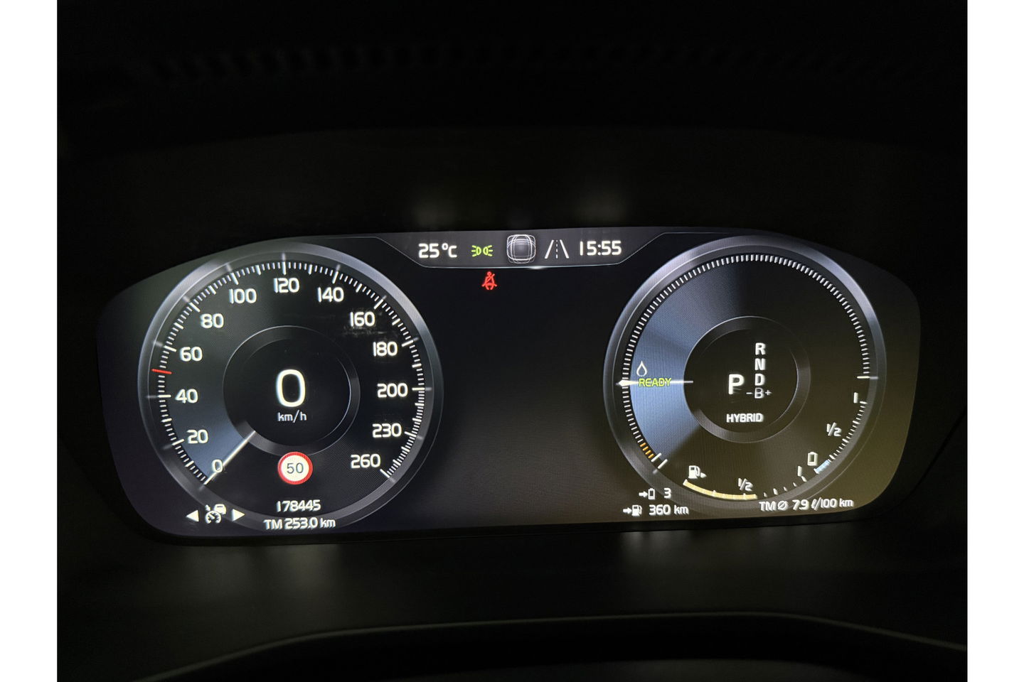 Volvo XC40 1.5 T5 Recharge Inscription 262PK Pano Harman/Kardon Trekhaak LED Carplay Virtual Camera Cruise Navi PDC 19''LMV Stoel/Stuurverwarming