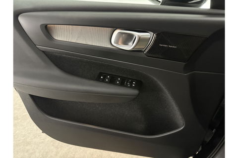 Volvo XC40 1.5 T5 Recharge Inscription 262PK Pano Harman/Kardon Trekhaak LED Carplay Virtual Camera Cruise Navi PDC 19''LMV Stoel/Stuurverwarming