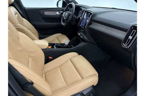Volvo XC40 1.5 T5 Recharge Inscription 262PK Pano Harman/Kardon Trekhaak LED Carplay Virtual Camera Cruise Navi PDC 19''LMV Stoel/Stuurverwarming