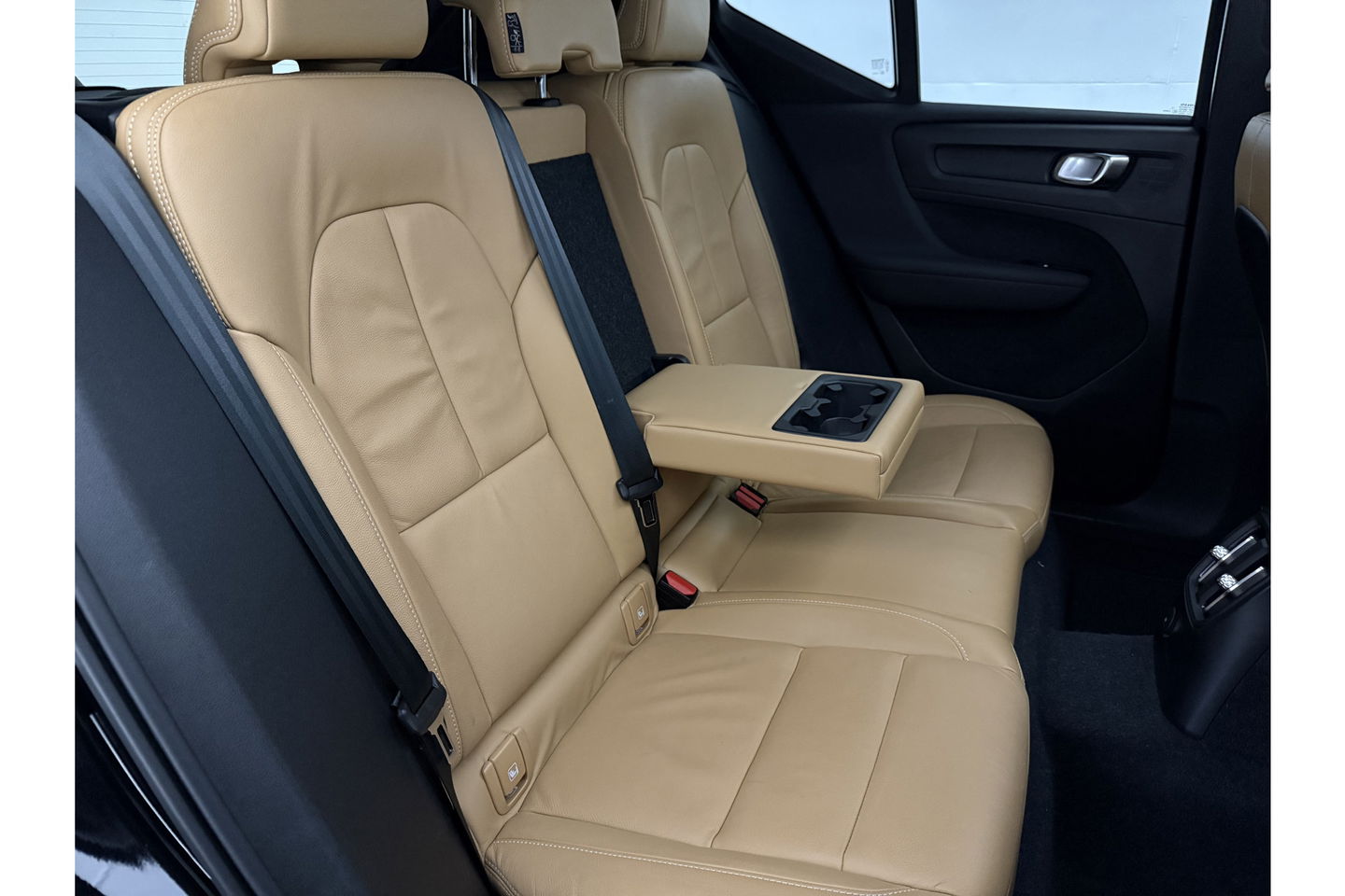 Volvo XC40 1.5 T5 Recharge Inscription 262PK Pano Harman/Kardon Trekhaak LED Carplay Virtual Camera Cruise Navi PDC 19''LMV Stoel/Stuurverwarming