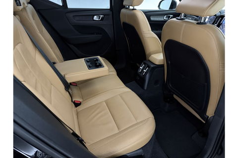 Volvo XC40 1.5 T5 Recharge Inscription 262PK Pano Harman/Kardon Trekhaak LED Carplay Virtual Camera Cruise Navi PDC 19''LMV Stoel/Stuurverwarming